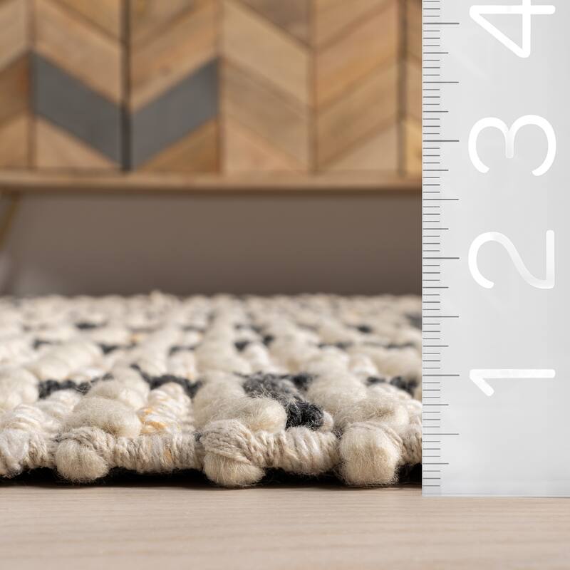 Nuloom Sherrell Modern High/Low Tassel Area Rug