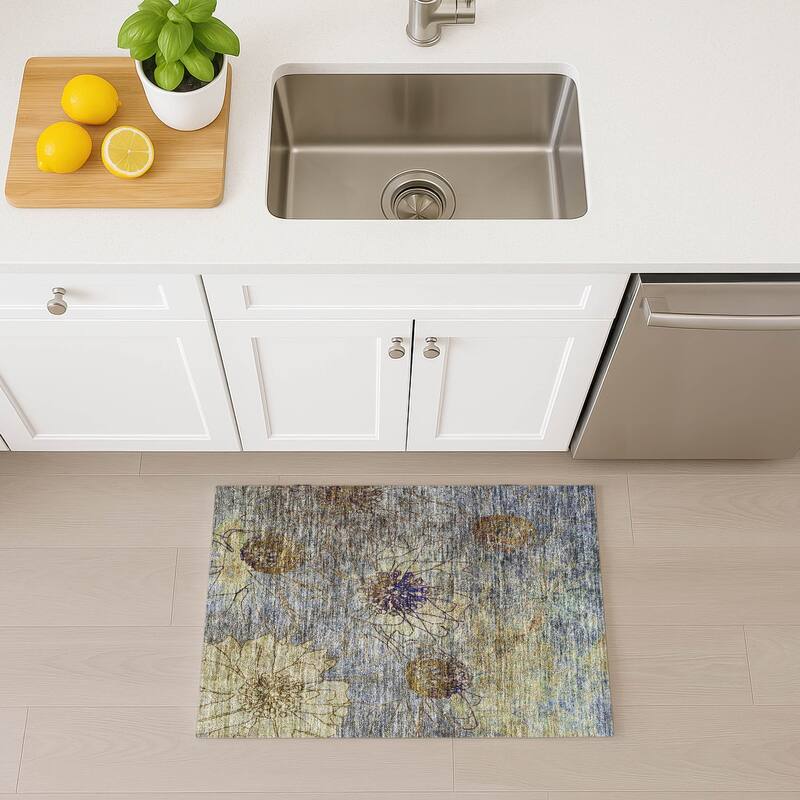 Machine Washable Indoor/ Outdoor Contemporary Floral Chantille Rug