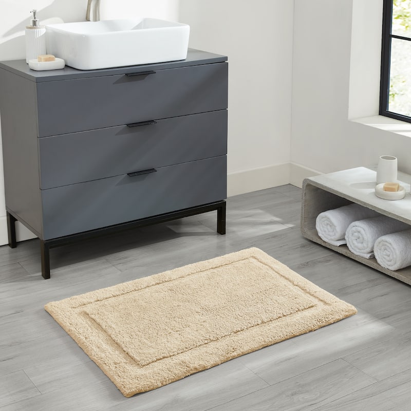 Lydia Border Plush Bath Mat