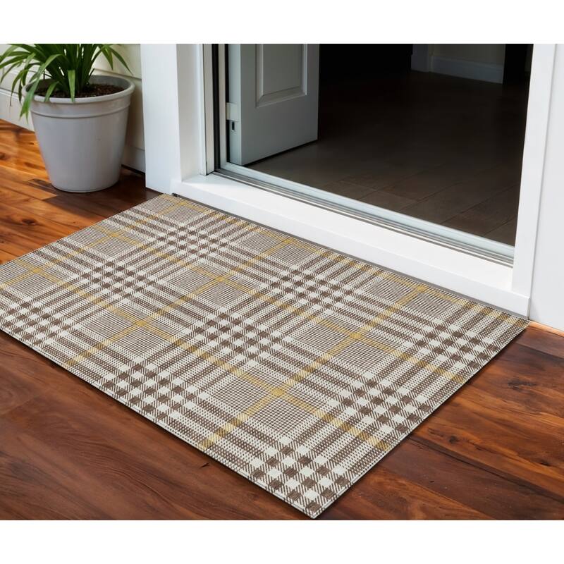 HomeRoots Plaid Transitional Rectangle Outdoor Rug - 3' x 5'
