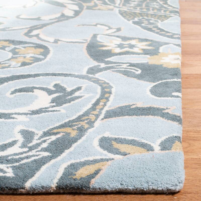 SAFAVIEH Handmade Wyndham Rosaleen Modern Wool Rug