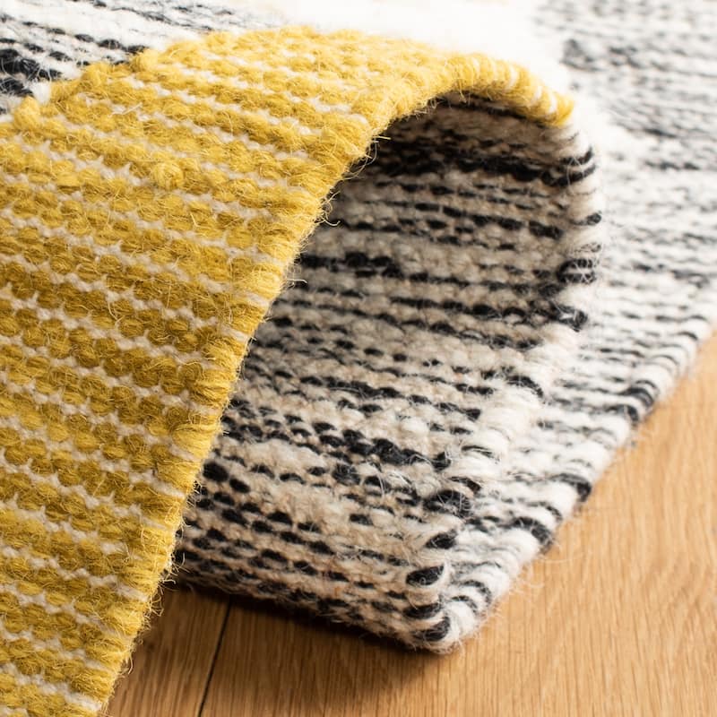 SAFAVIEH Handmade Kenya Camryn Boho Tribal Wool Rug