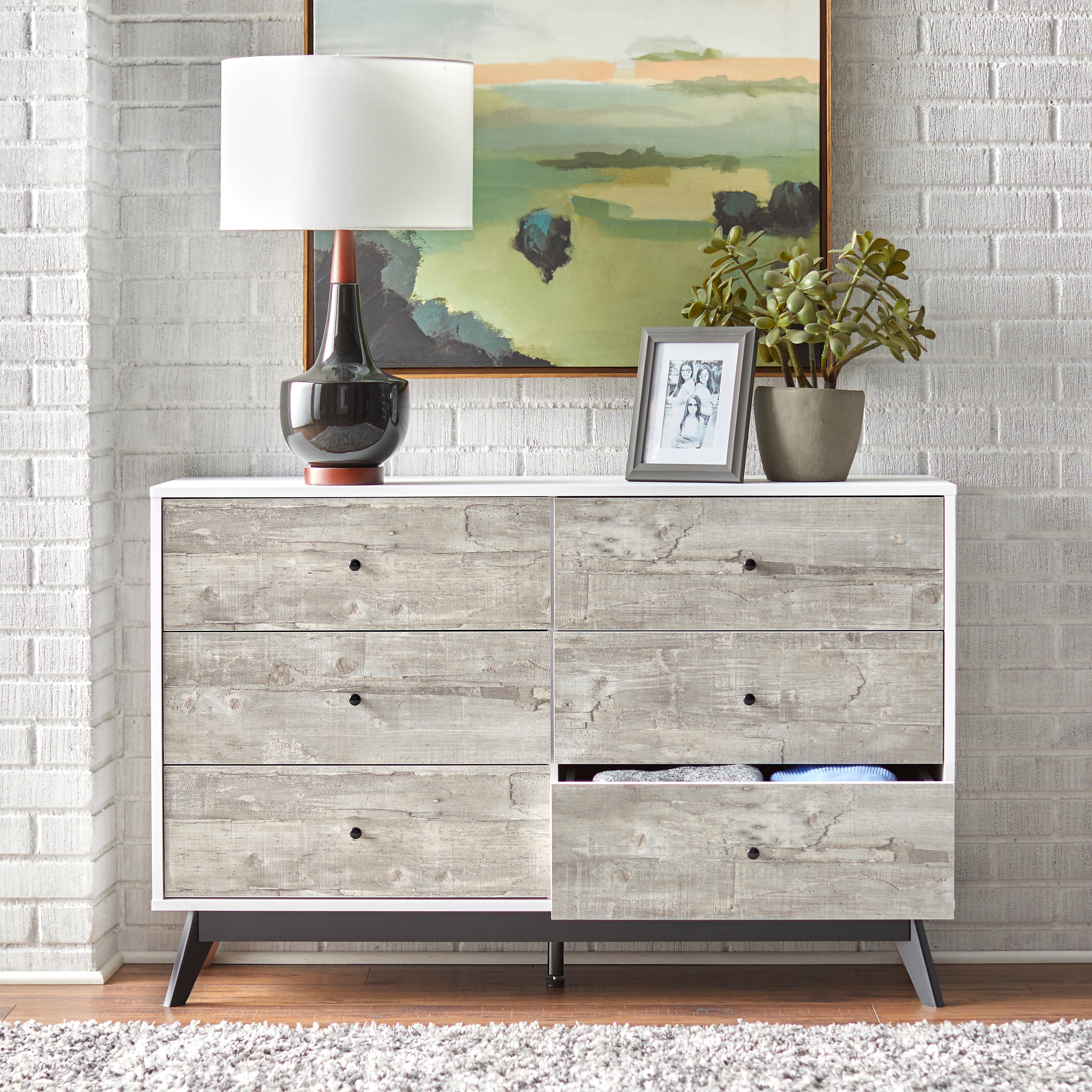 Crislana dresser shop