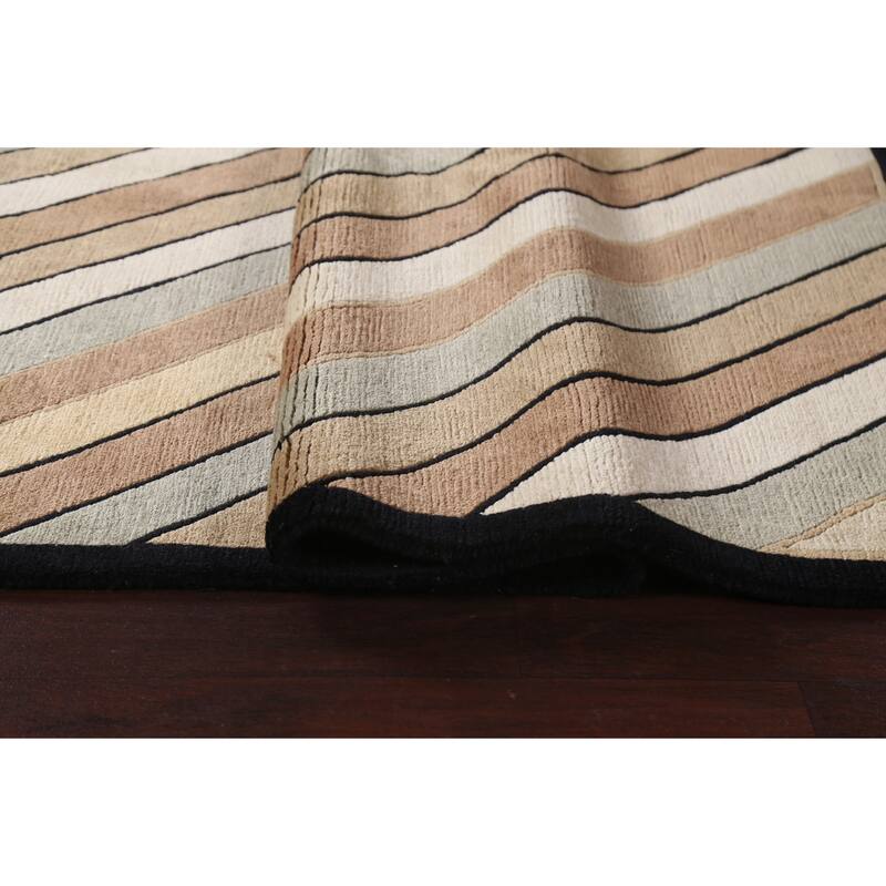 Contemporary Nepalese Vegetable Dye Area Rug Hand-knotted Wool Carpet - 6'1" x 8'10"