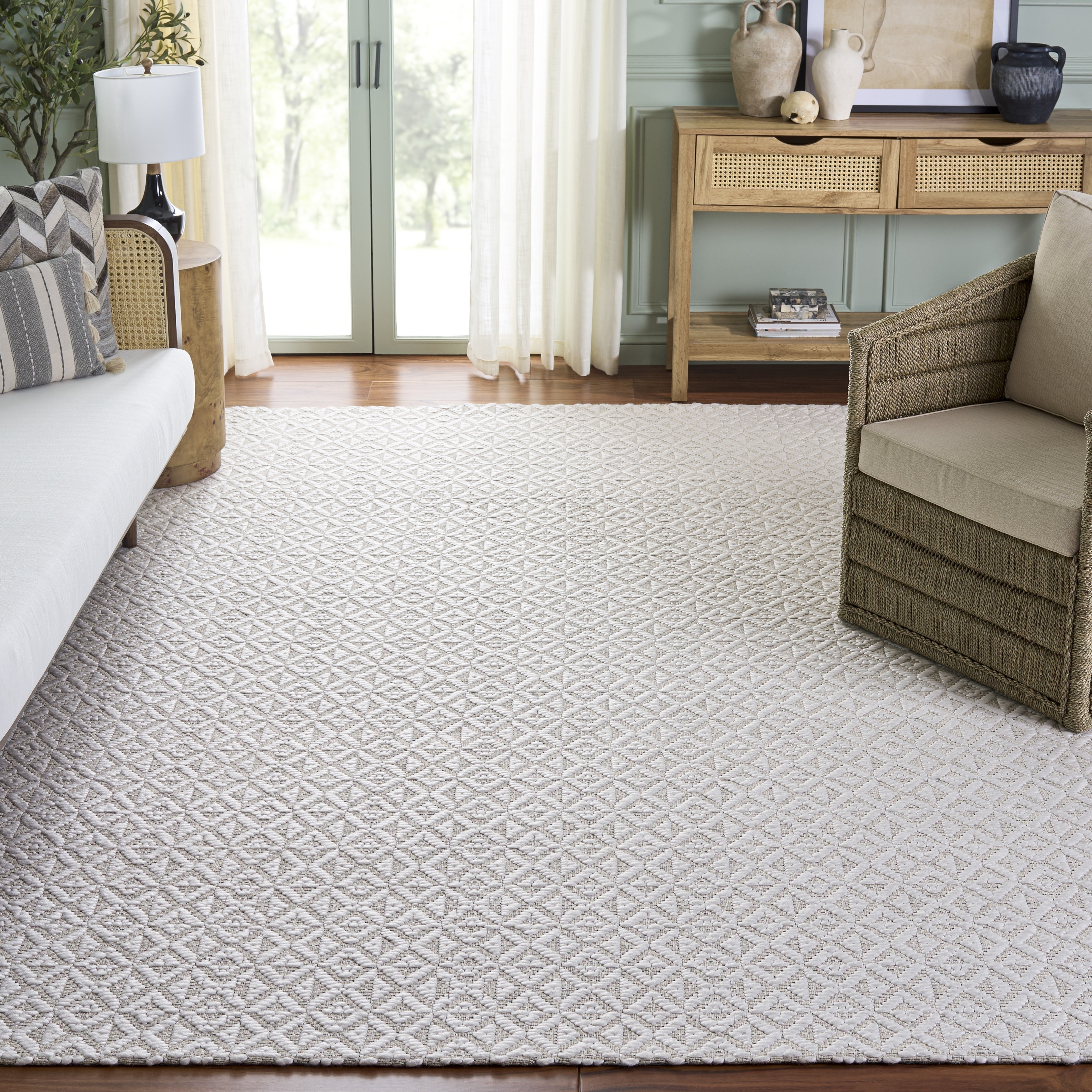 SAFAVIEH Handmade Marbella Tayler Rug