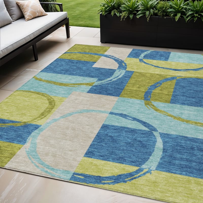 HomeRoots Geometric Modern Rectangle Outdoor Rug - 5' X 8'