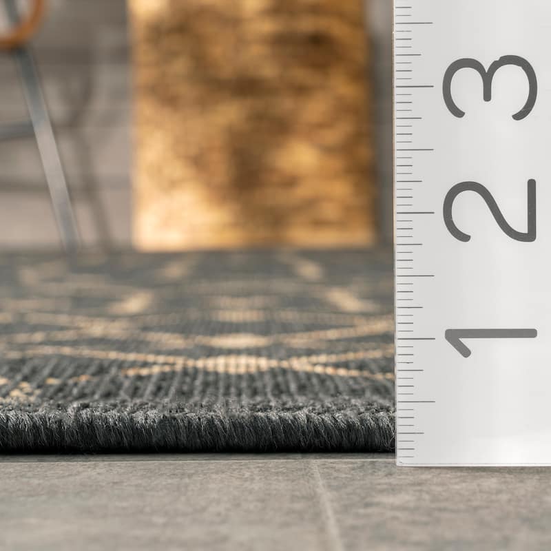 Nuloom Grayson Moroccan Trellis Indoor/Outdoor Area Rug