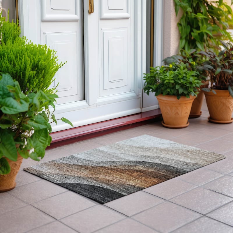 Machine Washable Indoor/ Outdoor Ombre Waves Chantille Rug