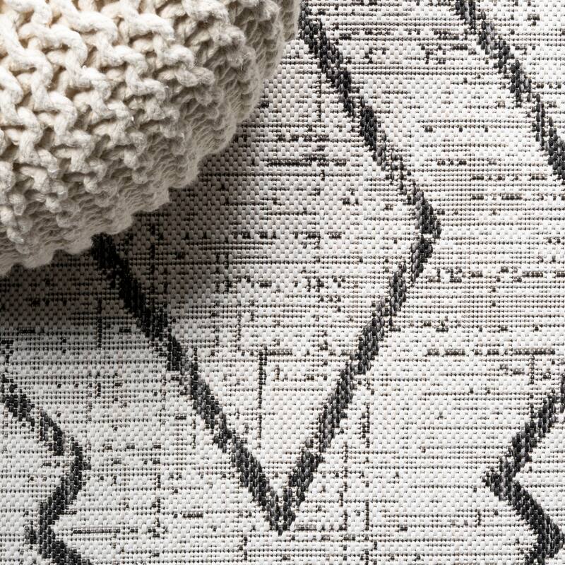 JONATHAN Y Derya Tribal Diamond Trellis Indoor/Outdoor Area Rug