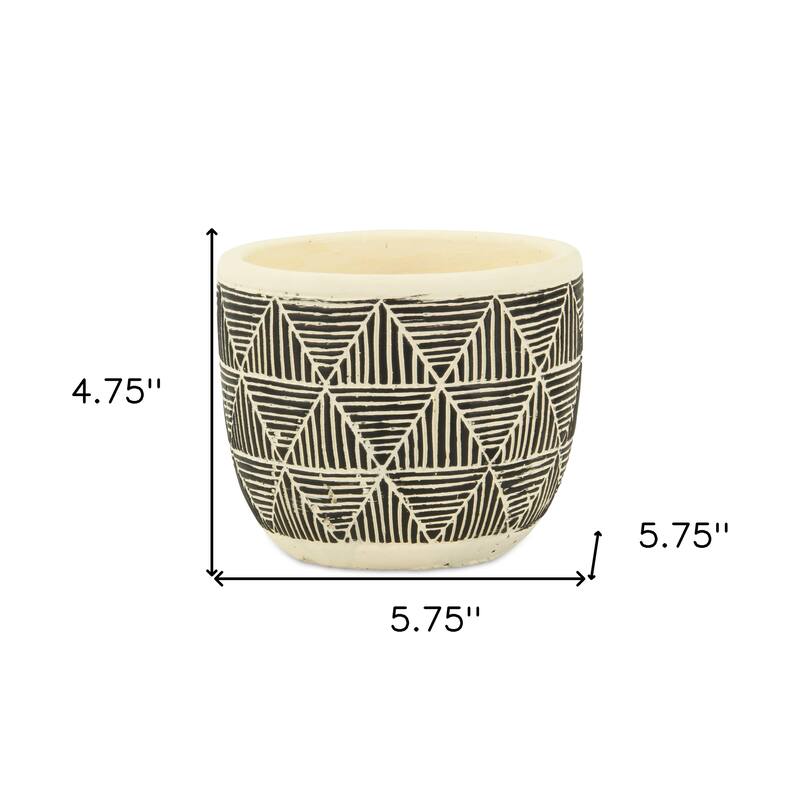 HomeRoots Black And White Ceramic 30 Ounce Geometric Round Distressed Pot Planter - 5.75 in. x 4.75 in. x 5.75 in.