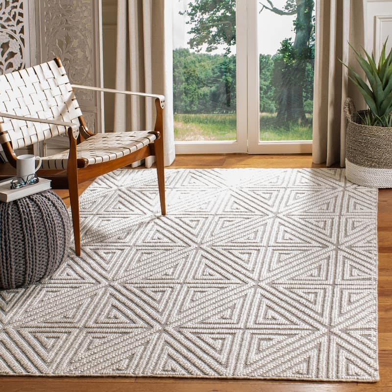 SAFAVIEH Handmade Natural Fiber Nathalia Jute Rug - 4' x 6' - Grey/Ivory