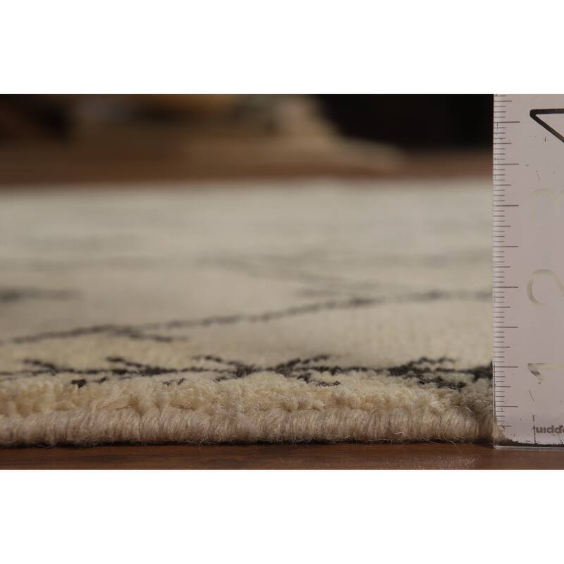 Trellis Moroccan Indian Area Rug Hand-Knotted Wool Carpet - 5'5" x 7'9"