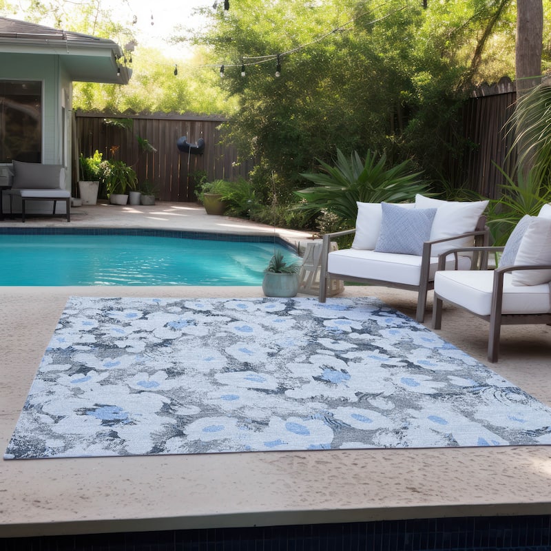 Machine Washable Indoor/ Outdoor Modern Daisy Chantille Rug