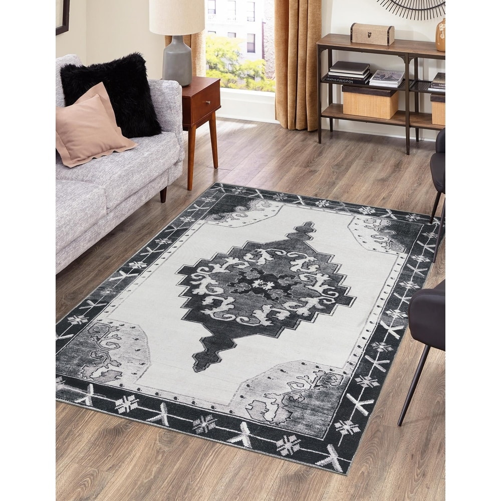 Traditional Rine Collection Area Rug