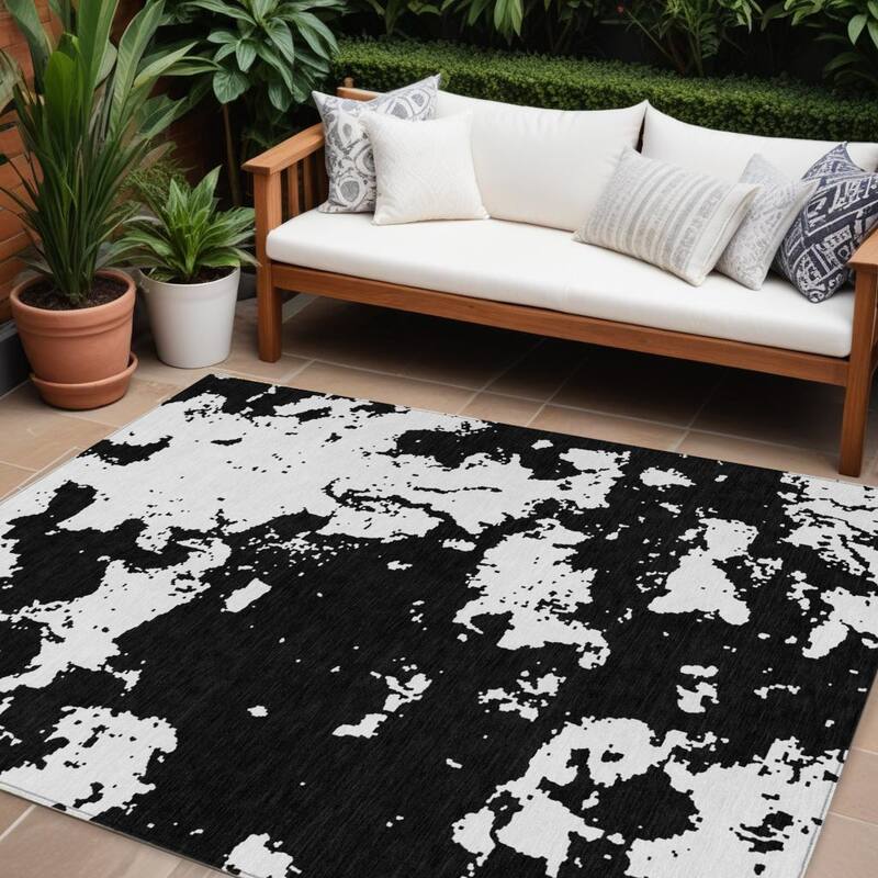 HomeRoots Abstract Transitional Rectangle Outdoor Rug - 10' X 14'