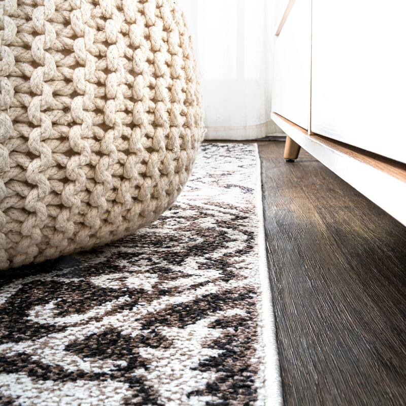 JONATHAN Y Irving Grand Medallion Ornate Area Rug