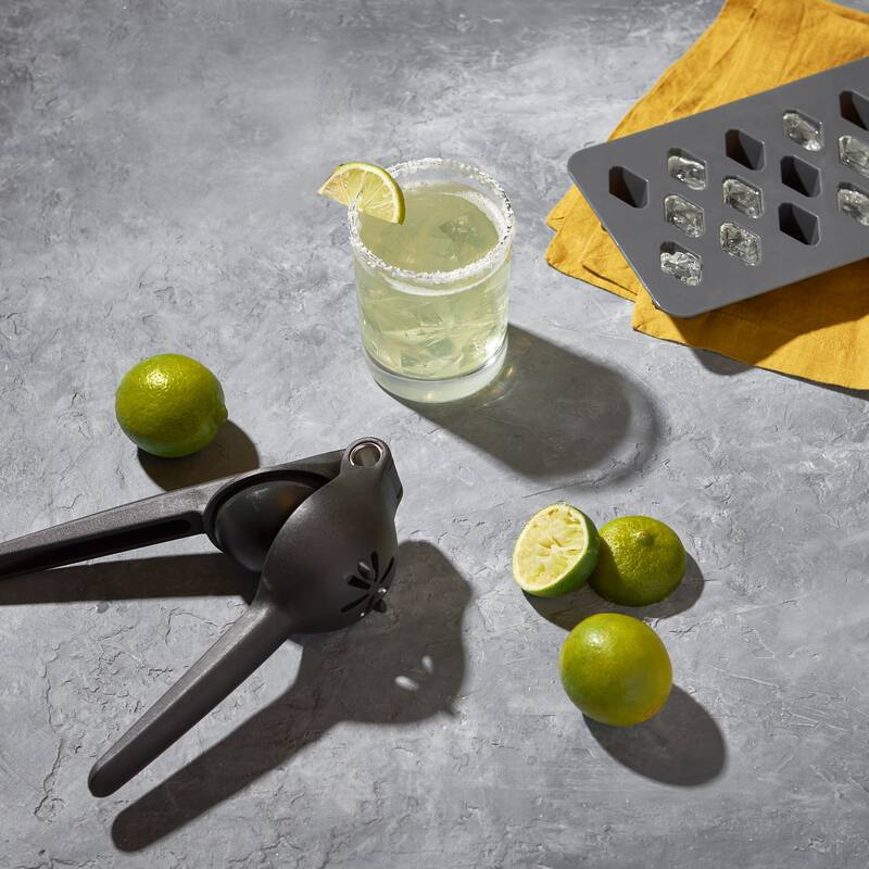 Rabbit Manual Citrus Press Cocktail Juicer, Black