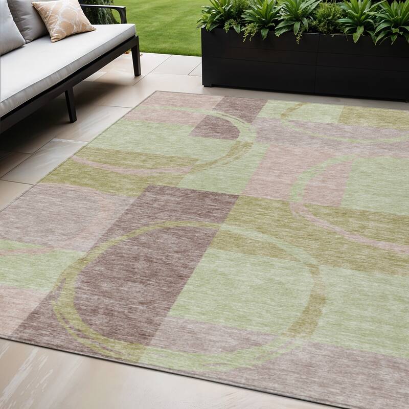 HomeRoots Abstract Modern Rectangle Outdoor Rug - 5' X 8'