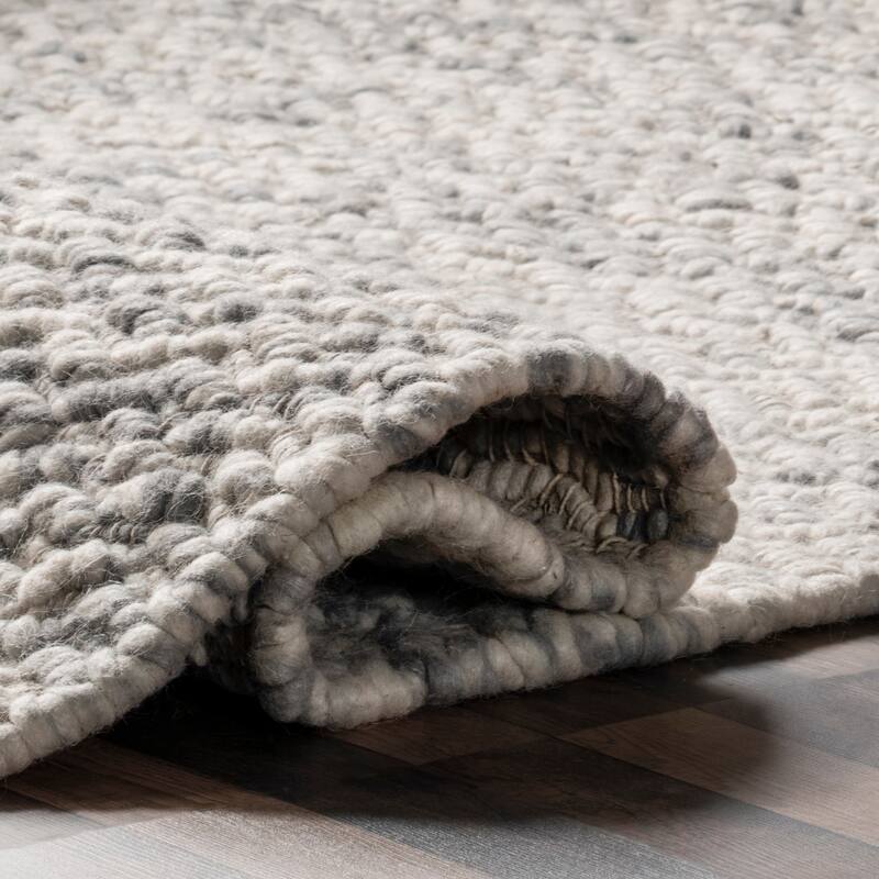 Nuloom Glendora Hand Woven Chevron Area Rug