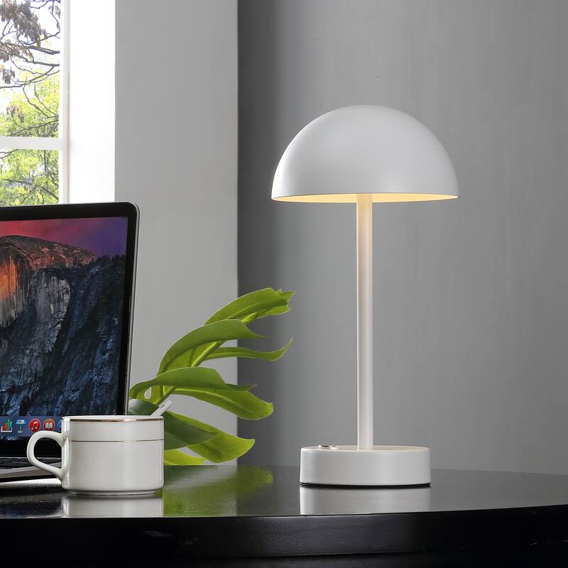 SAFAVIEH Lighting Cesarina Rechargeable LED Table - 5" W x 5" D x 10" H - 5Wx5Dx10H