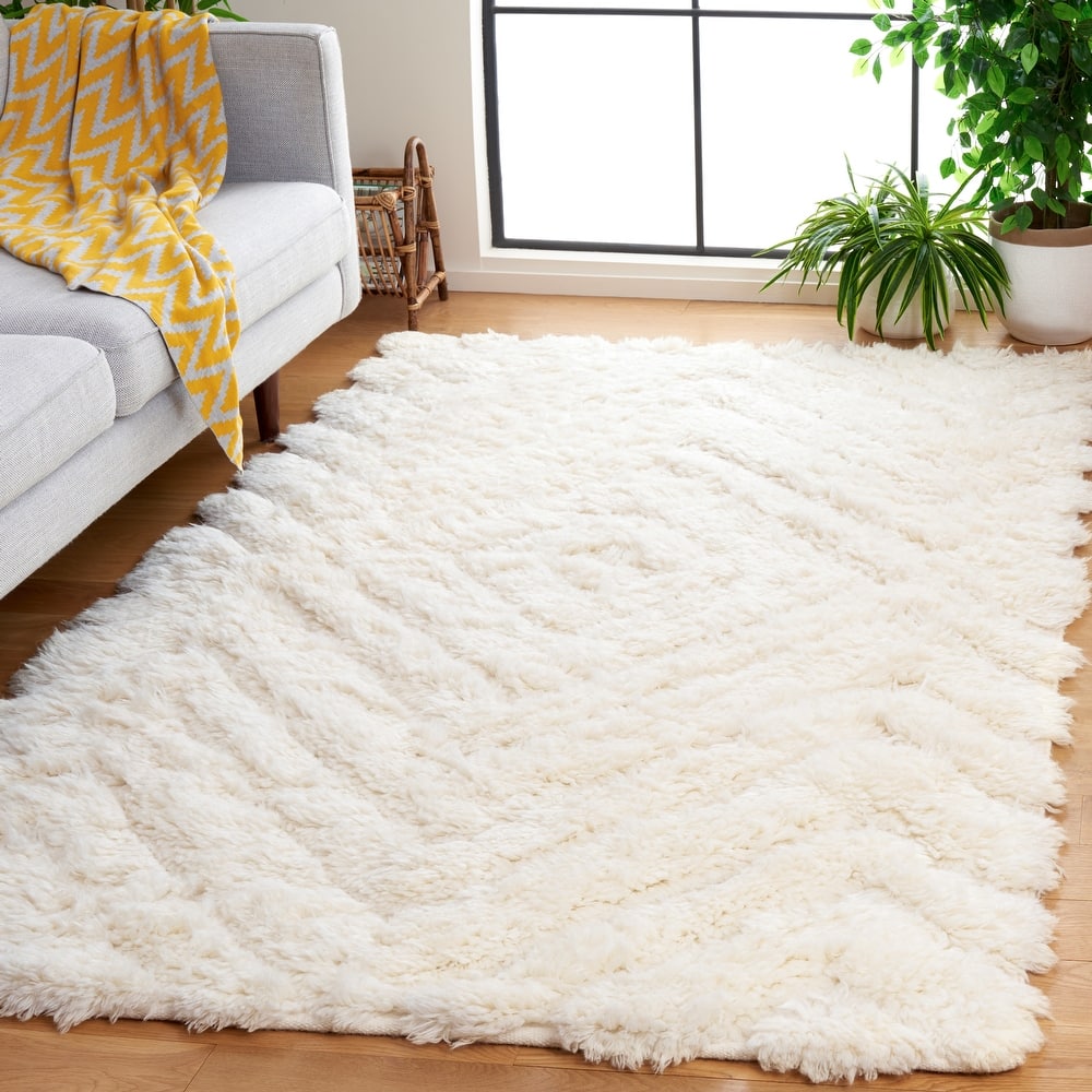 SAFAVIEH Handmade Casablanca Cove Shag Wool Rug