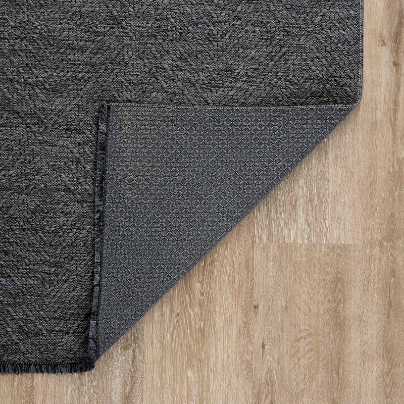 Alameda Solid Color Chevron Machine Washable Indoor Area Rug