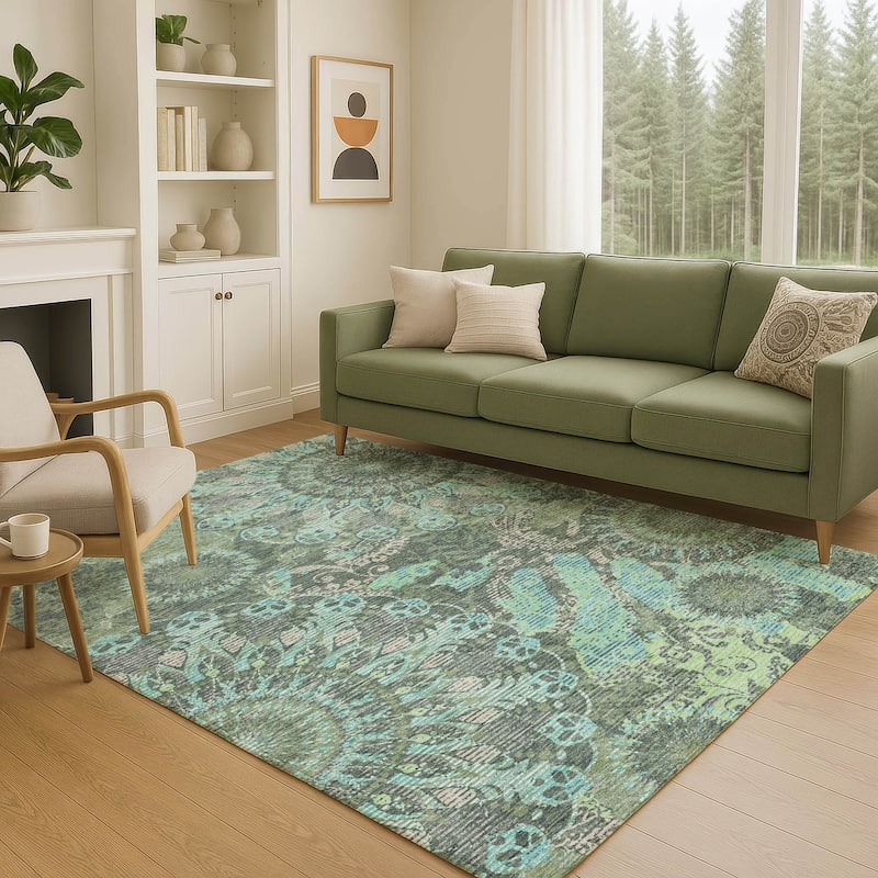 Machine Washable Indoor/ Outdoor Traditional Pinwheel Chantille Rug