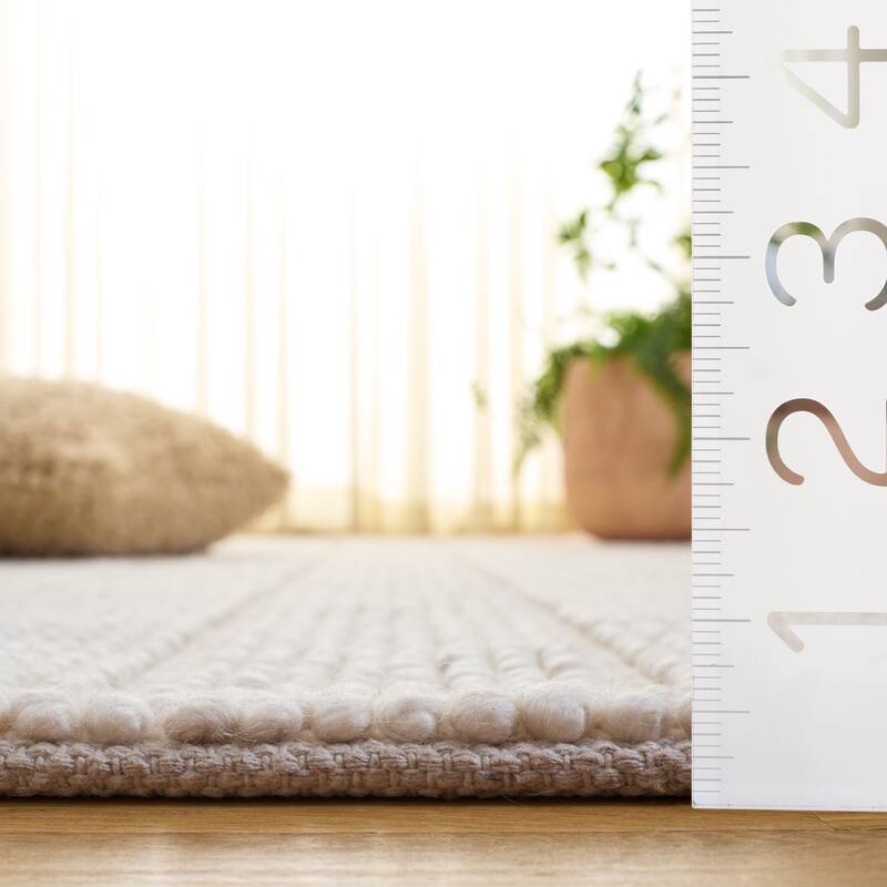 SAFAVIEH Handmade Natura Edmeia Raised Textured Wool Blend Rug