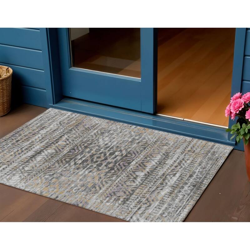 HomeRoots Moroccan Transitional Rectangle Outdoor Rug - 5' X 8'