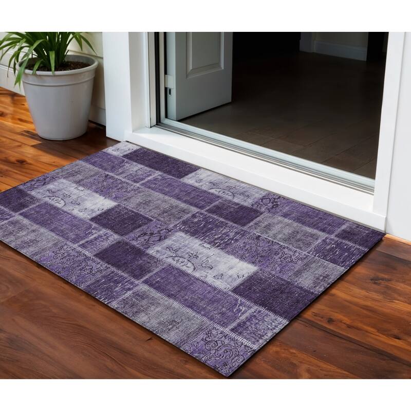 HomeRoots Patchwork Traditional Rectangle Outdoor Rug - 3' x 5'