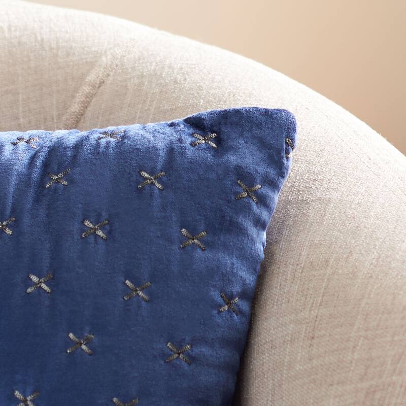 SAFAVIEH Stiina Decorative Throw Pillow