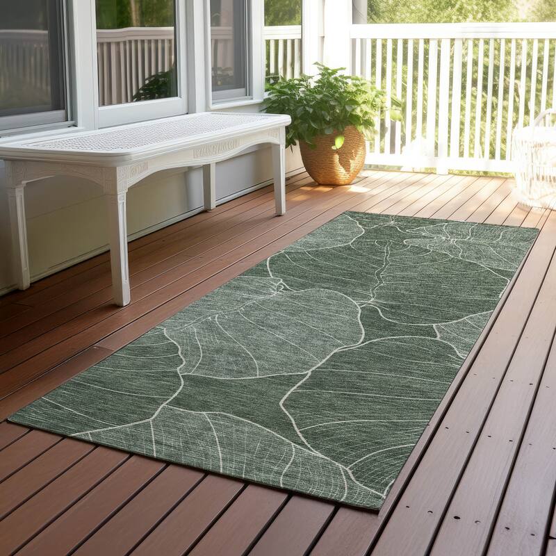 Machine Washable Indoor/ Outdoor Tropical Floral Chantille Rug - Basil - 2'3" x 7'6"