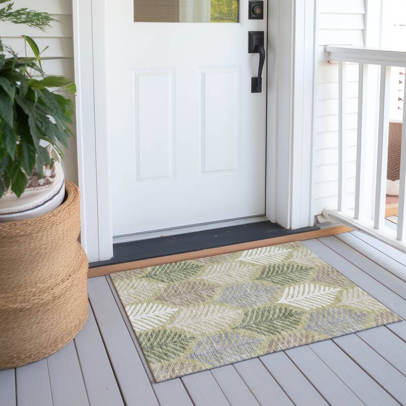 Machine Washable Indoor/ Outdoor Modern Fern Chantille Rug - Aloe - 1'8" x 2'6"