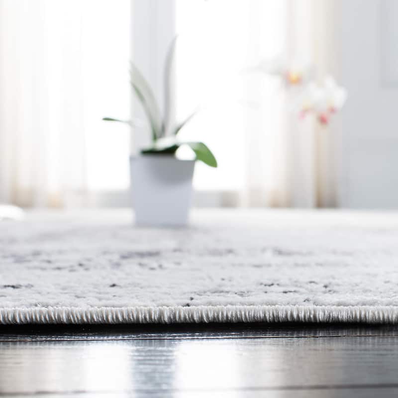 SAFAVIEH Amelia Lorella Abstract Rug