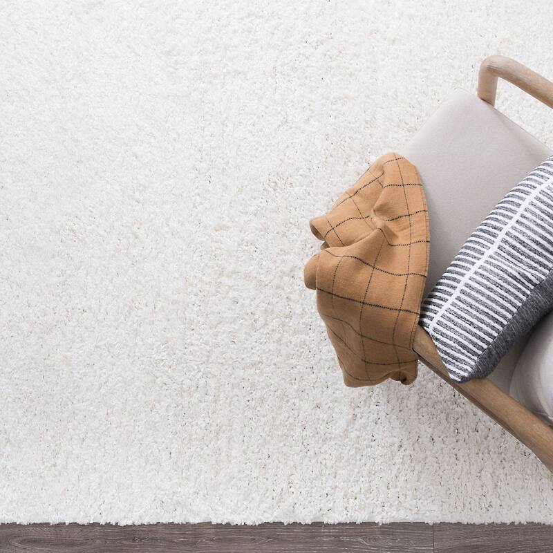 Sohni Shag Farmhouse Solid Color Indoor Area Rug