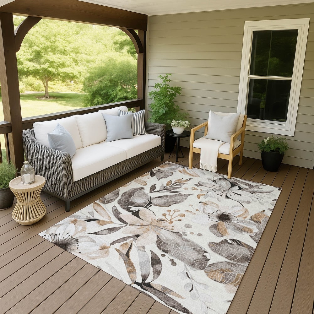 Machine Washable Indoor/ Outdoor Floral Chantille Rug