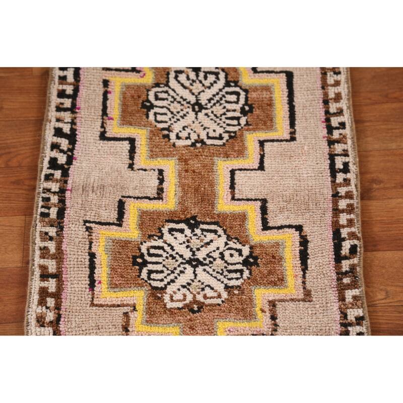 Hand Knotted Oriental 100% Wool Carpet Transitional Geometric Beige & Ivories Anatolian Area Rug - 2' 8'' X 1' 7''