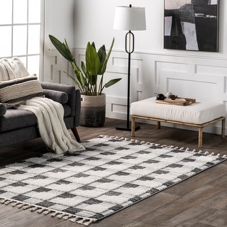 Nuloom Kellina Plaid High/Low Tassel Area Rug