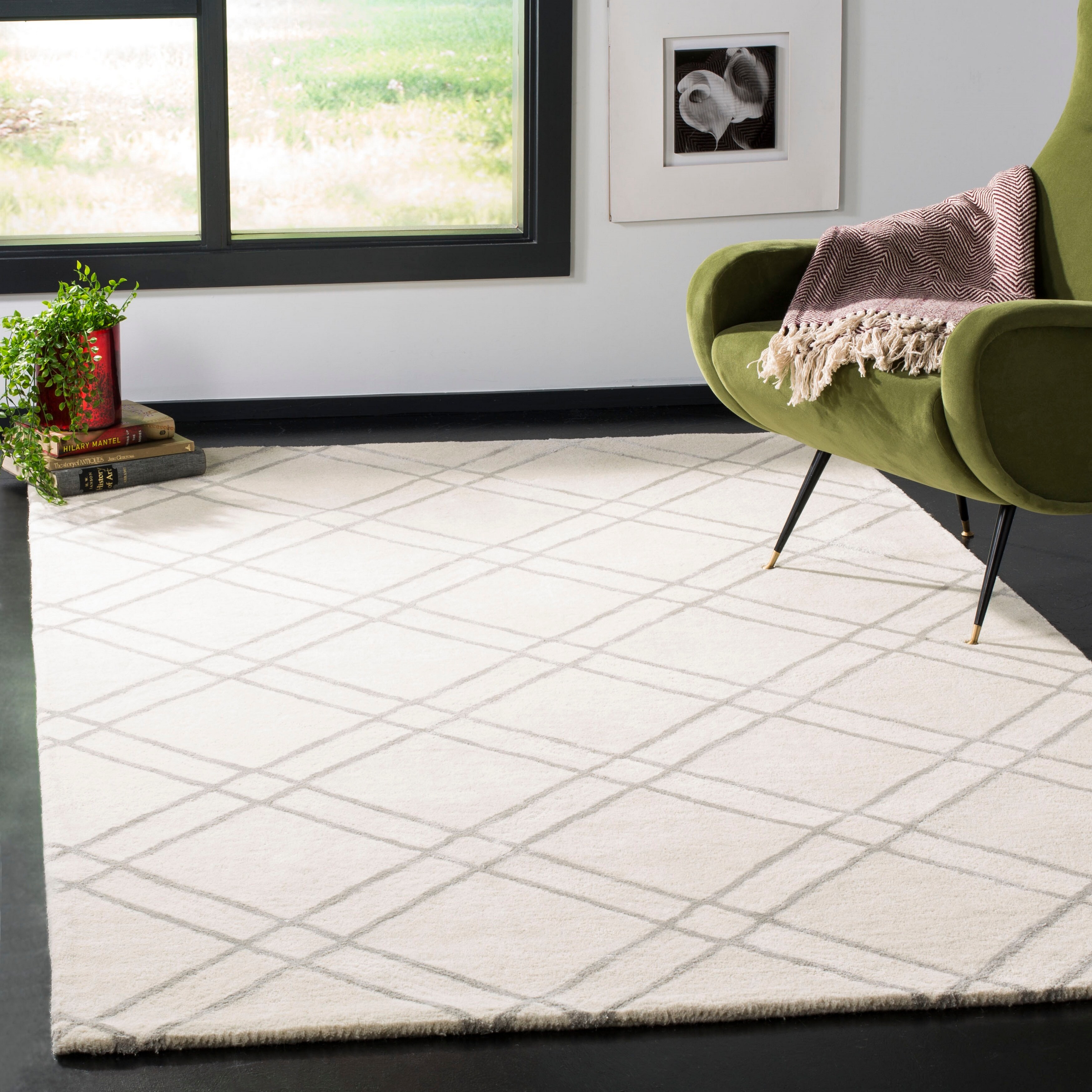 Safavieh Handmade Himalaya Kelsie Modern Wool Rug For Sale Online