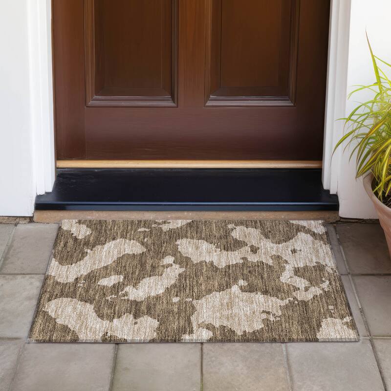 Machine Washable Indoor/ Outdoor Contemporary Abstract Chantille Rug - Brown - 1'8" x 2'6"