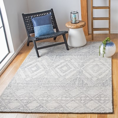 SAFAVIEH Handmade Abstract Sharmila Diamond Moroccan Rug
