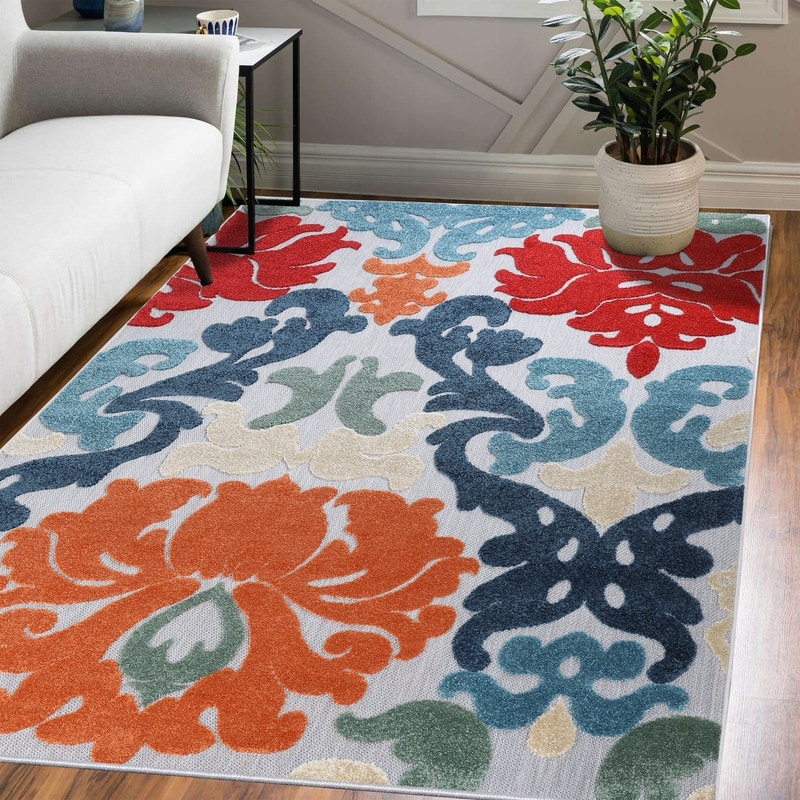 Superior Lowell Damask Modern Indoor Outdoor Runner or Area Rug - 4' x 6' - Multicolor