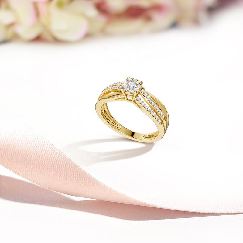 1/5ct TDW Diamond Cluster Engagement Ring in 10K Yellow Gold for Women