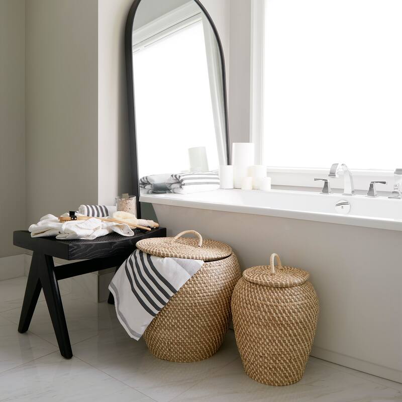Kalopa Set of 2 Seagrass Floor Baskets w/ Flat Handled Lid - 18.1L x 18.1W x 17.3H