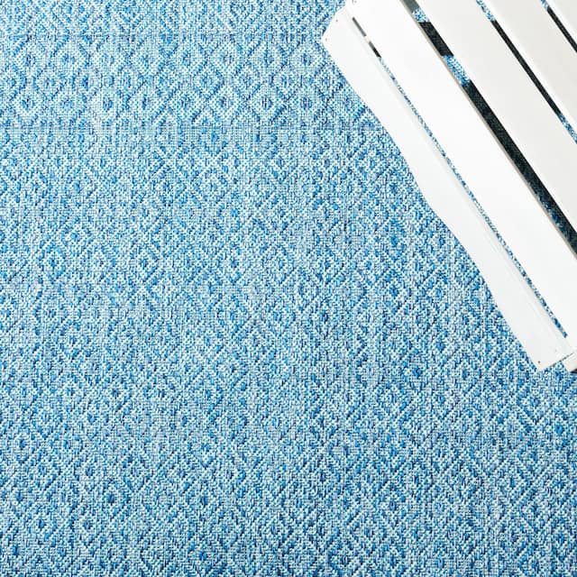 SAFAVIEH Courtyard Terezija Indoor/ Outdoor Waterproof Patio Backyard Rug