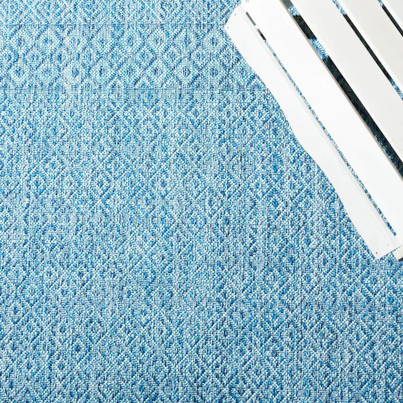 SAFAVIEH Courtyard Terezija Indoor/ Outdoor Waterproof Patio Backyard Rug