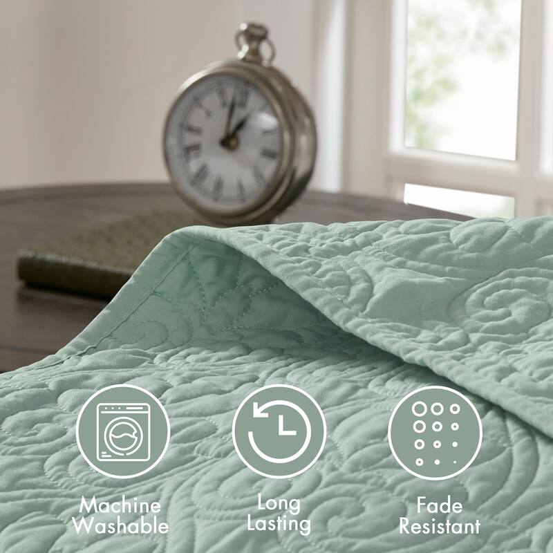 Madison Park Mansfield Reversible Oversized 3-piece Solid Texture Bedspread Quilt Set with Matching Shams