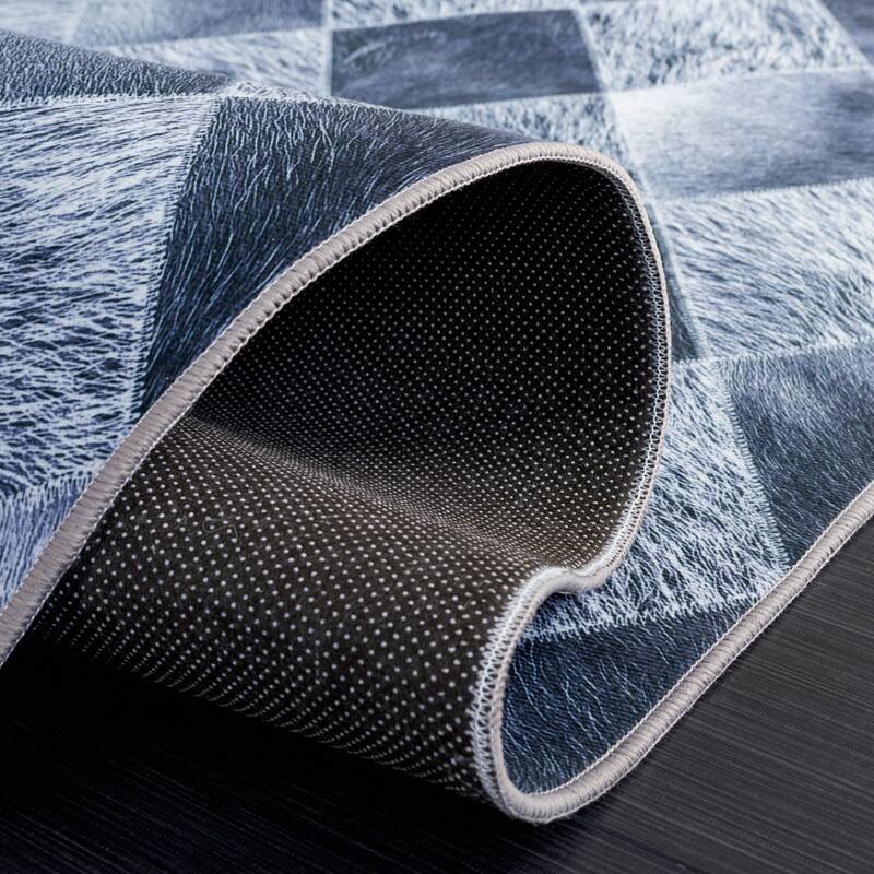 SAFAVIEH Faux Hide Maighread Machine Washable Slip Resistant Rustic