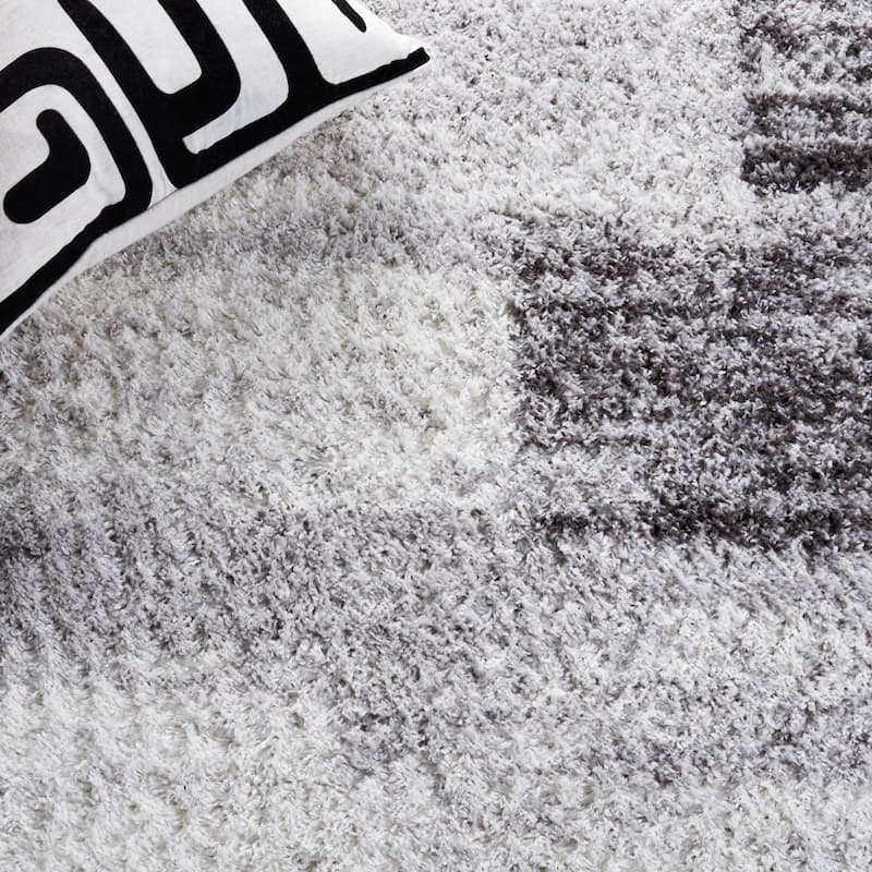 SAFAVIEH Berber Shag Addison Rug