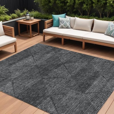 HomeRoots Geometric Transitional Rectangle Outdoor Rug